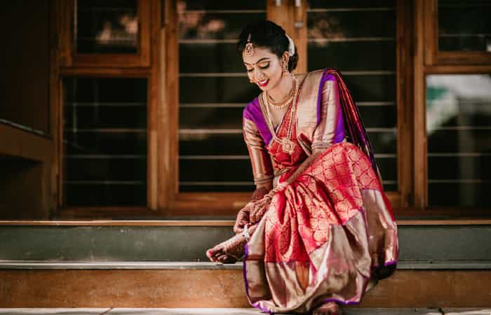 Interesting indian couple using traditional clothes visiting Mysore Palace,  Karnataka, India Stock Photo - Alamy