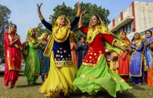 Traditional Dress of Punjab | Costumes of Men & Women