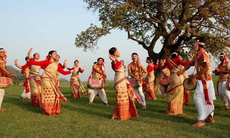 Traditional Folk Dances of Assam | Bihu & Deodhani