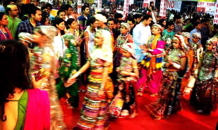 Dandiya Raas - Folk Dances of Gujarat